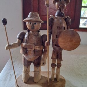 Tallados en totuma y madera