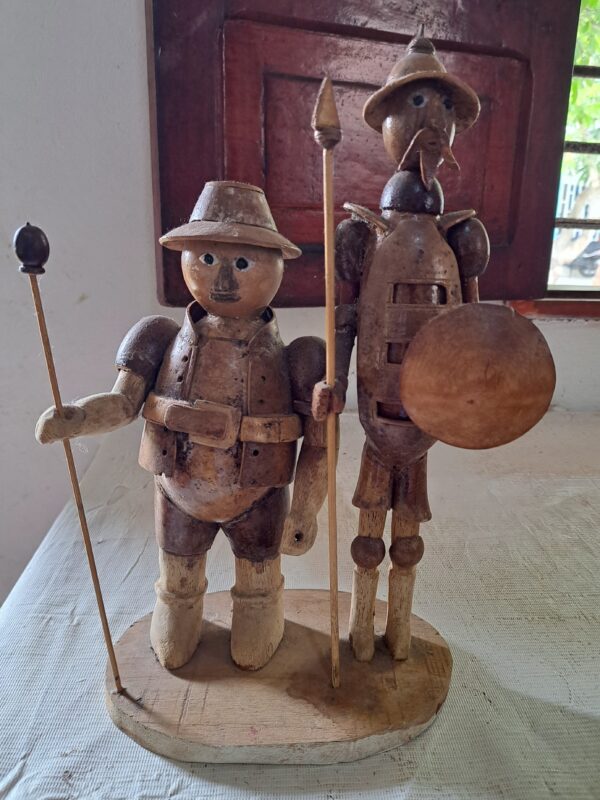 Tallados en totuma y madera